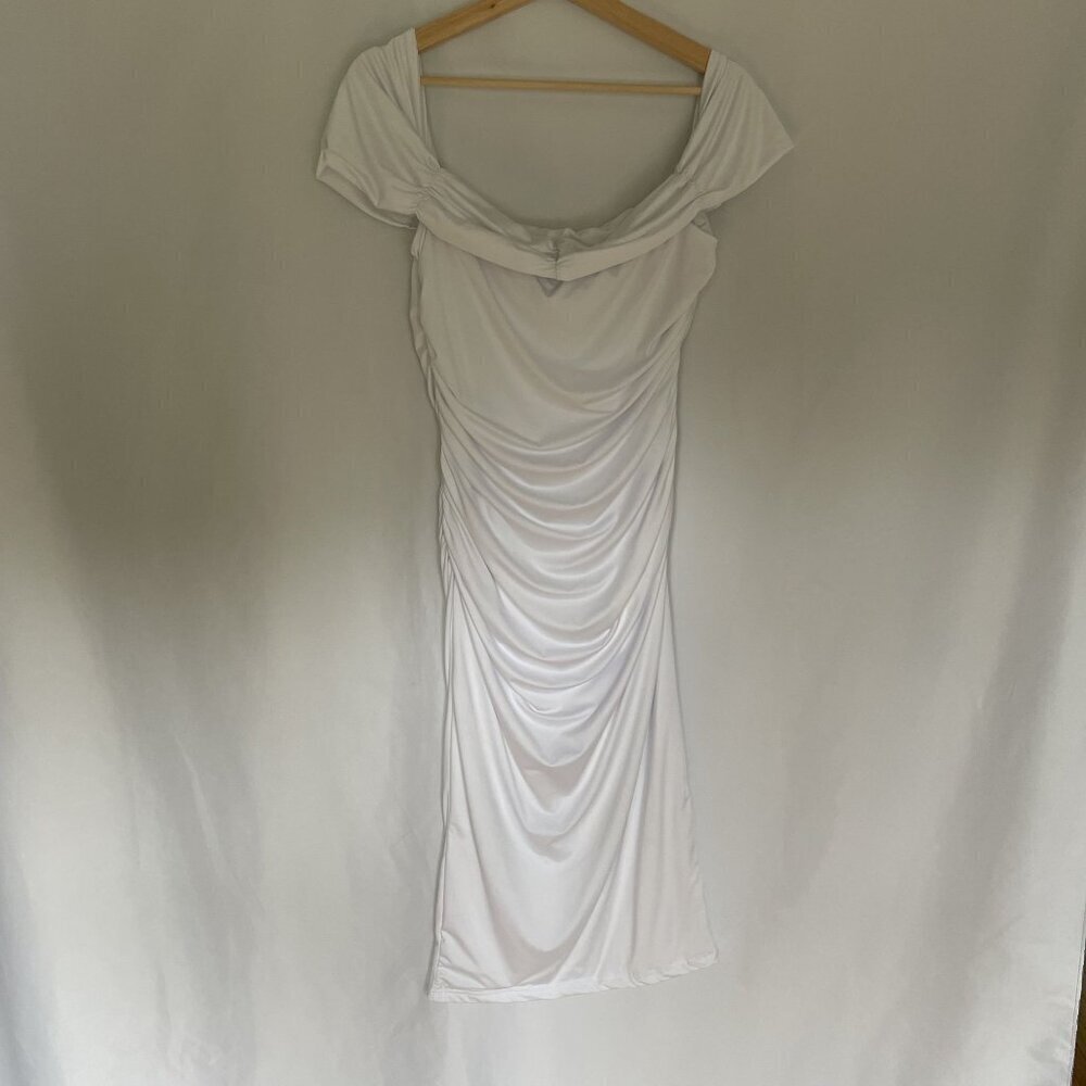 Dazzling white sz s off the shoulder double lined bodycon dress comfortable